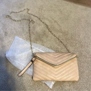 Women’s Urban Expressions Nude Crossbody Clutch